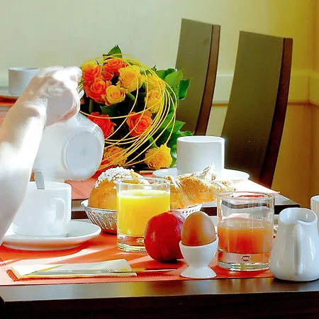 Hotel De Champagne 3*