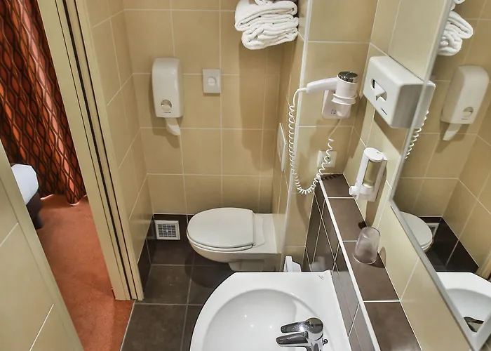 Otel De Champagne 3*